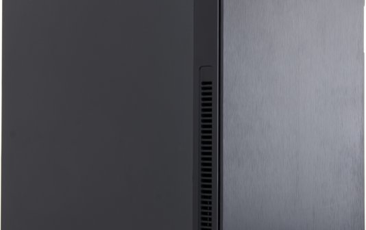 Review and Testing of the Vinga Black Widow Case: Breaking Stereotypes