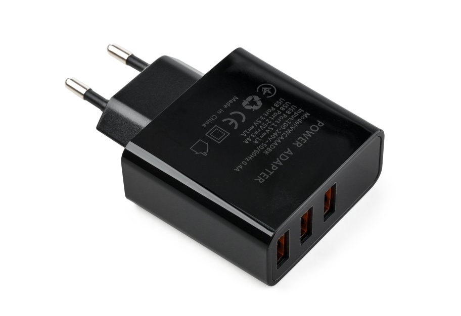 Зарядний пристрій Vinga 3 Port Display Wall Charger 17W Max (VWCAAADBK)