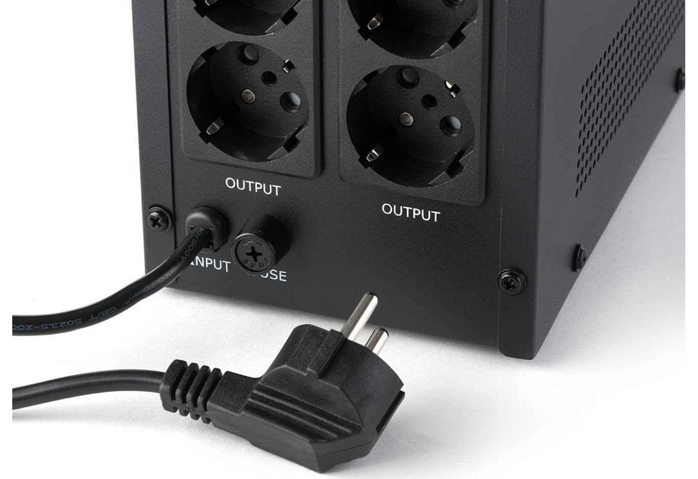 Пристрій безперебійного живлення Vinga LCD 1500VA metal case (VPC-1500M)